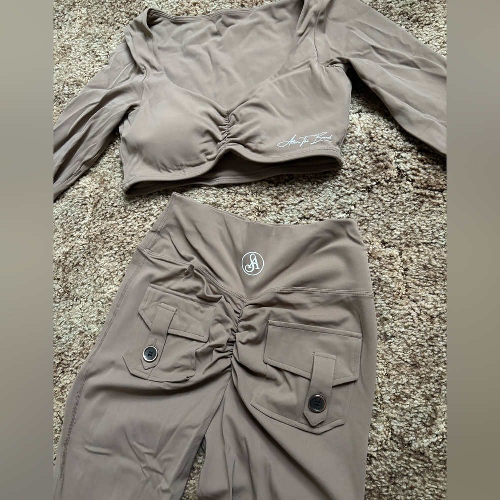 Allure the Brand Brown Flare Pants & matching top both size M - Picture 4 of 10